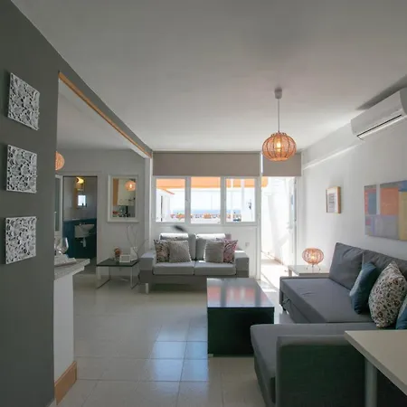 Ocean Front With Pool Bbq & 300mb Wifi Apartment Candelaria